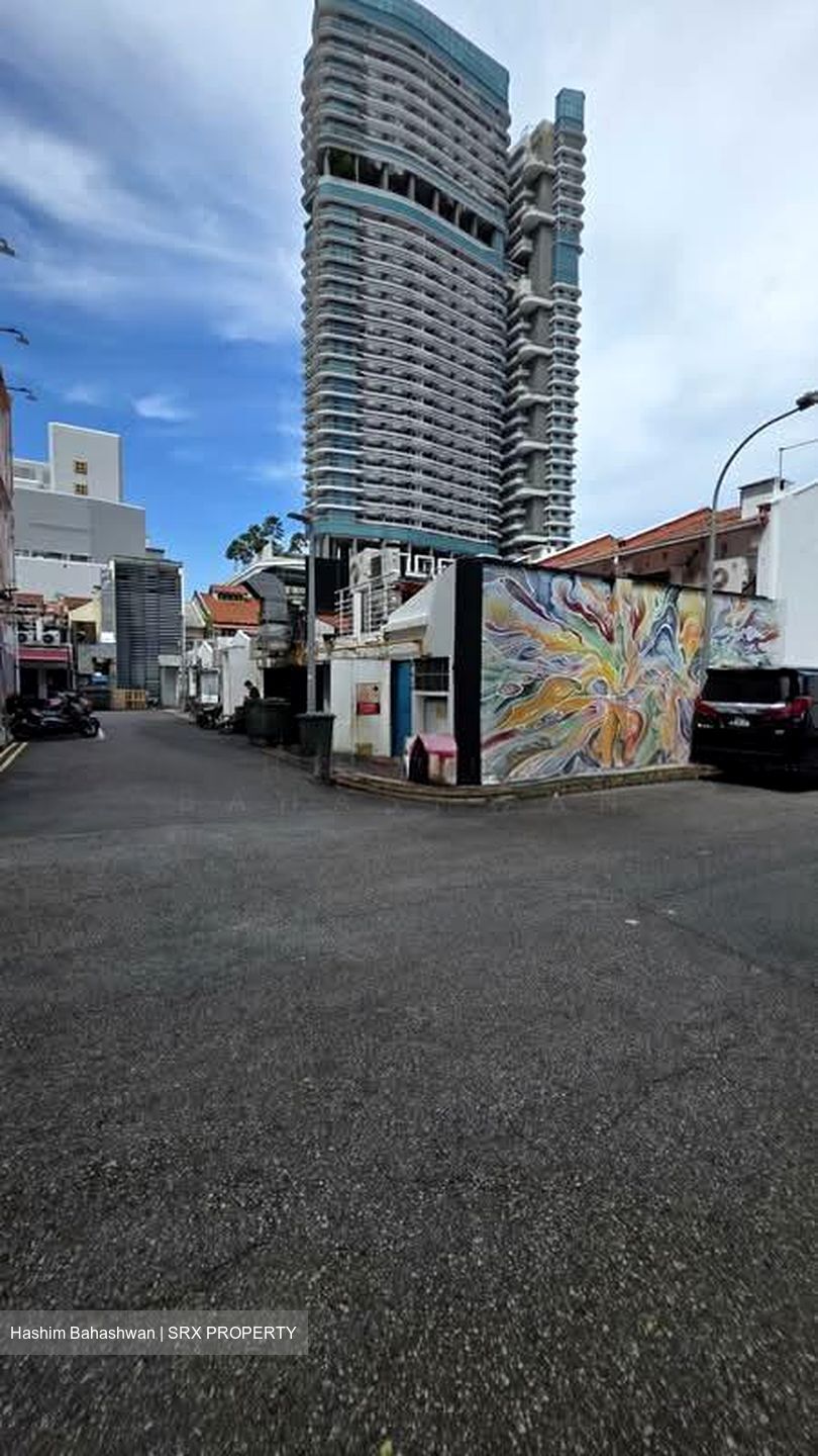 North Bridge Road (D7), Retail #583855321